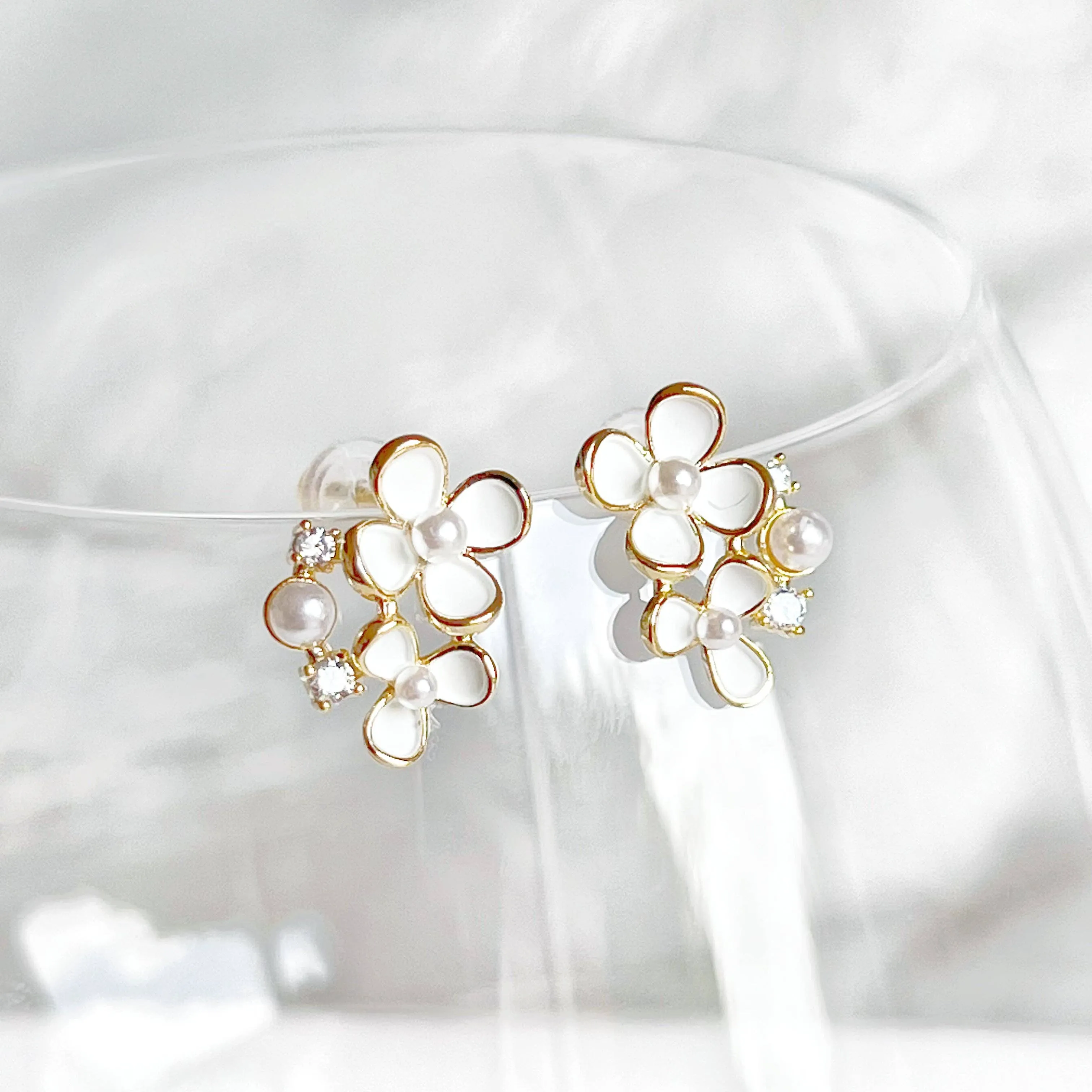 Ninaouity - Summer White Wild Flowers Earrings